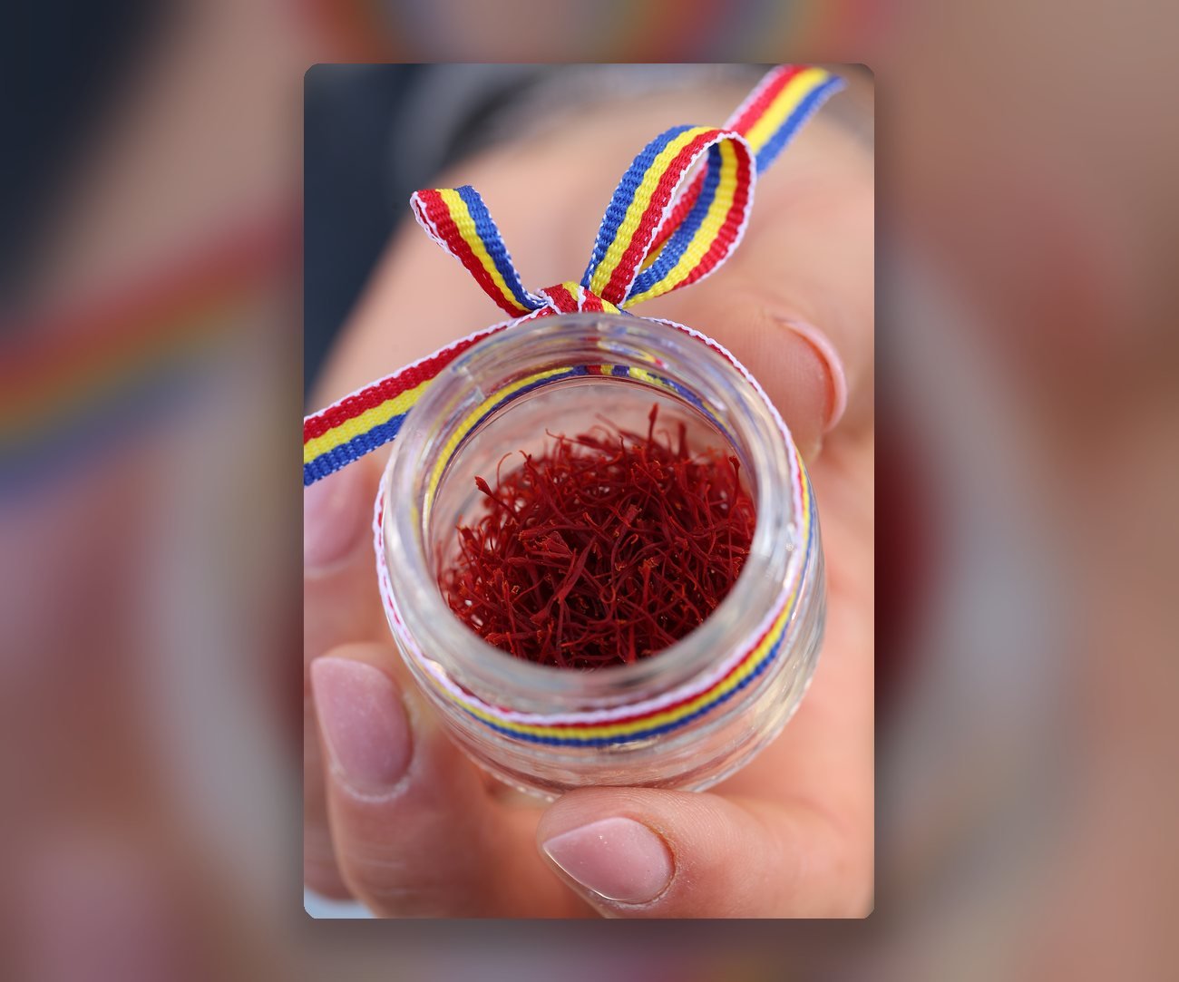 Borcan cu 1 g de șofran în fire cultivat și pregătit în Moldova